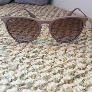 Real Ray-Ban Erika Classic